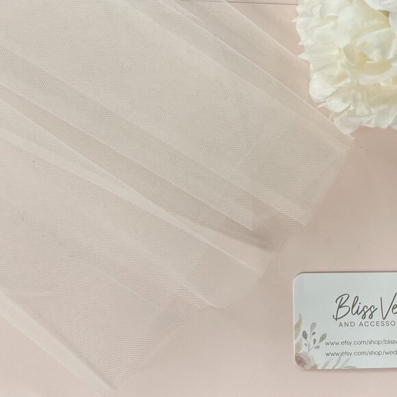 Ivory Chapel Length Veil – 90\